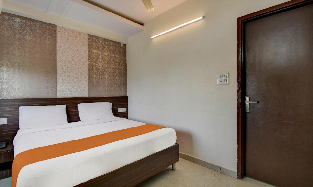 Hotel Radha Nikunj Residency Джайпур Екстериор снимка