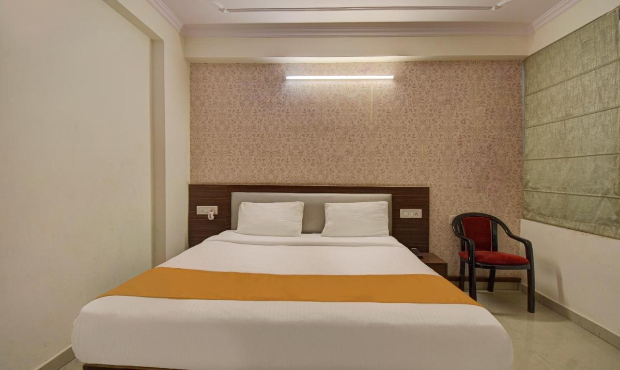 Hotel Radha Nikunj Residency Джайпур Екстериор снимка