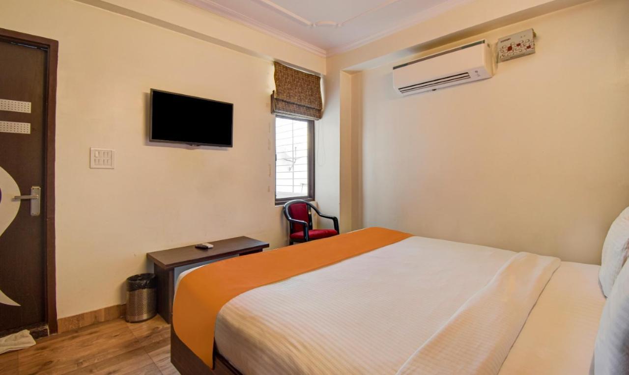 Hotel Radha Nikunj Residency Джайпур Екстериор снимка