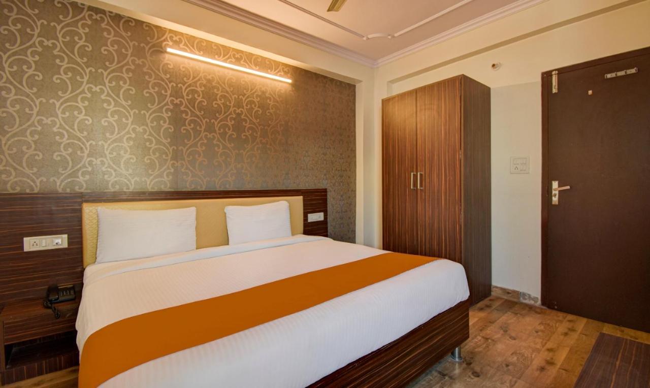 Hotel Radha Nikunj Residency Джайпур Екстериор снимка
