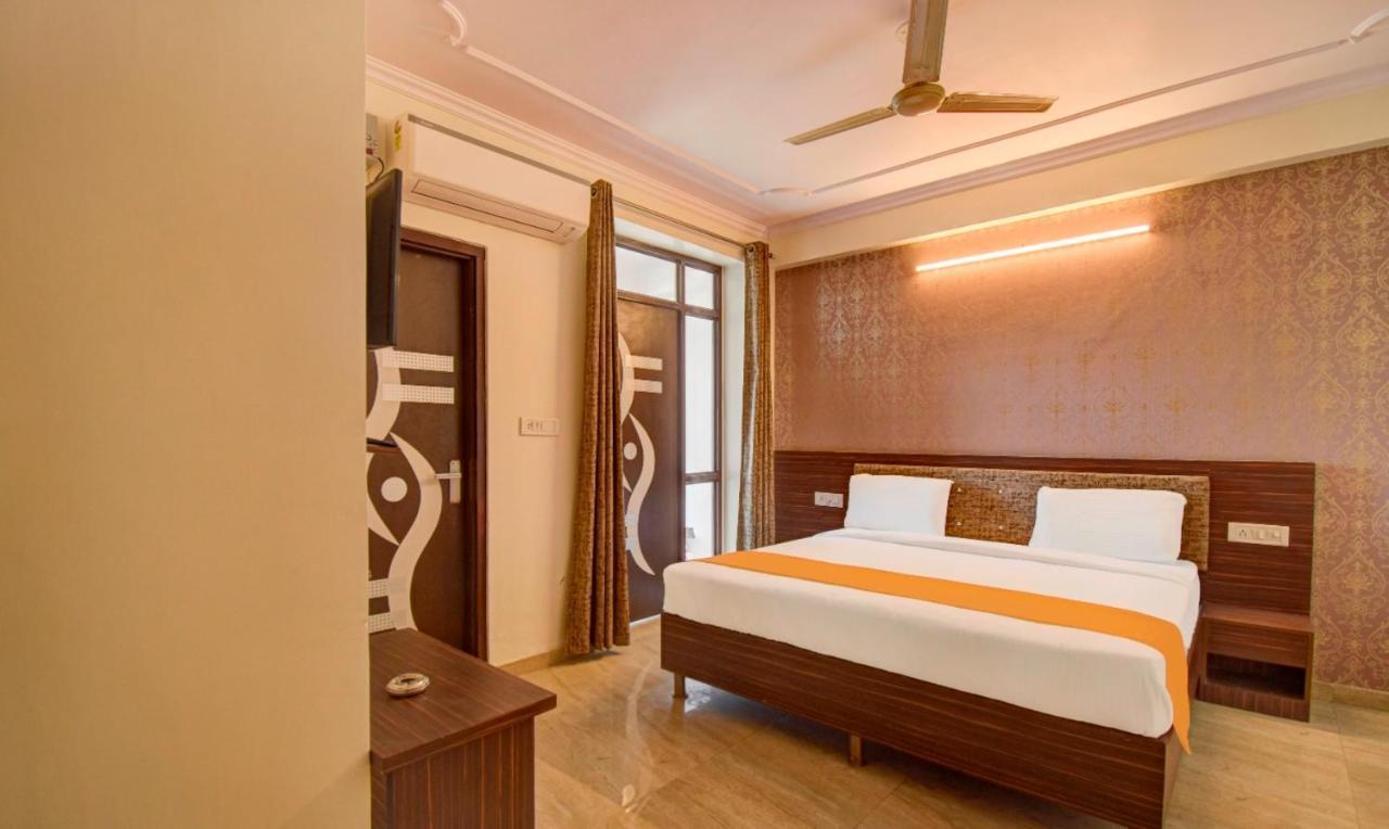 Hotel Radha Nikunj Residency Джайпур Екстериор снимка